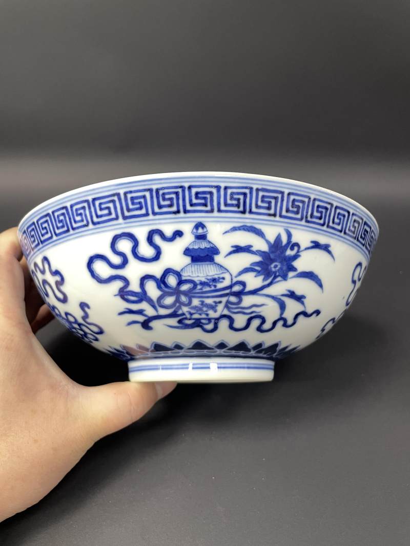 清光绪 青花内云龙纹外八宝纹大碗 - 图3