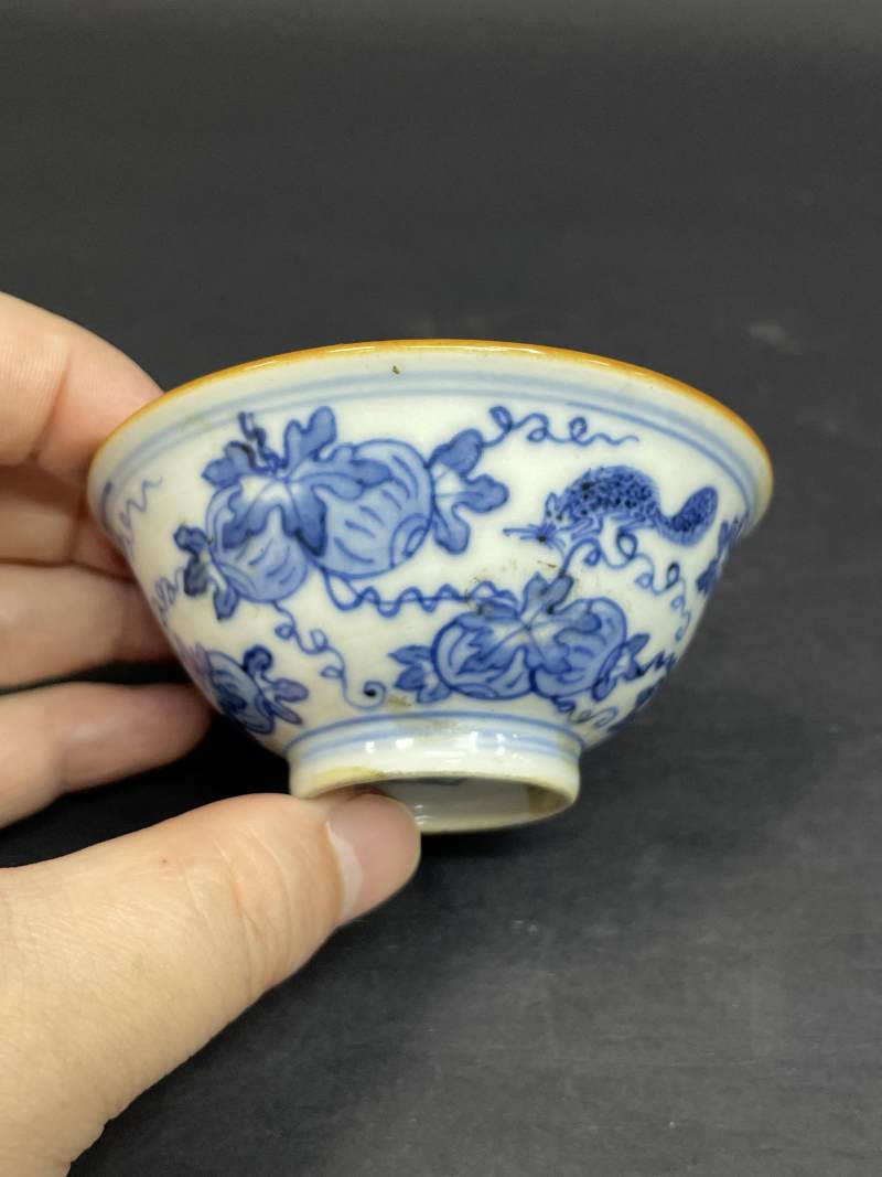 清早期 青花松鼠瓜瓞图茶碗一对 - 图12