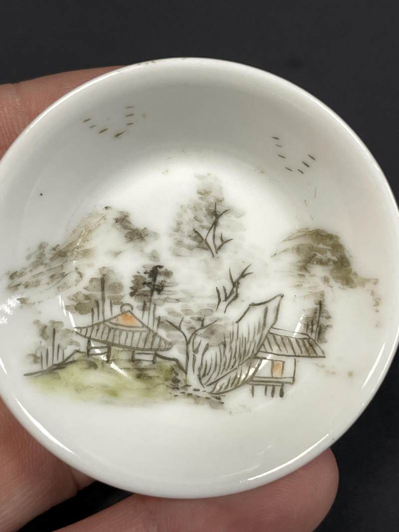 清乾隆 粉彩山水纹马蹄套杯六只 - 图3