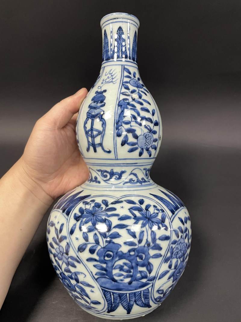 明晚期 青花博古花卉纹葫芦瓶 - 图7