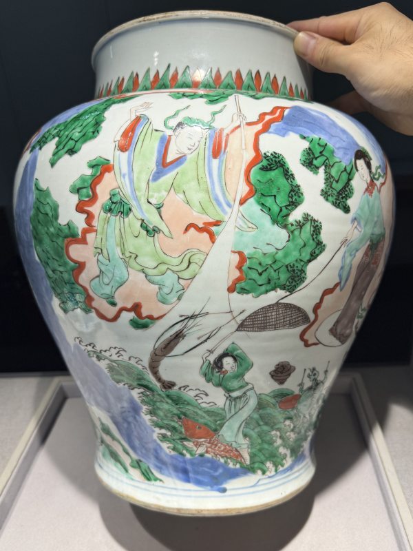 清康熙 青花五彩八仙闹海图大盖罐 - 图24