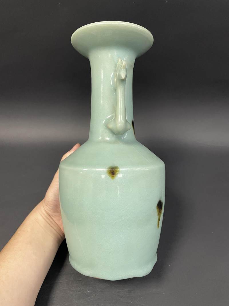 清中晚期 仿龙泉青釉飞青凤耳瓶 - 图3