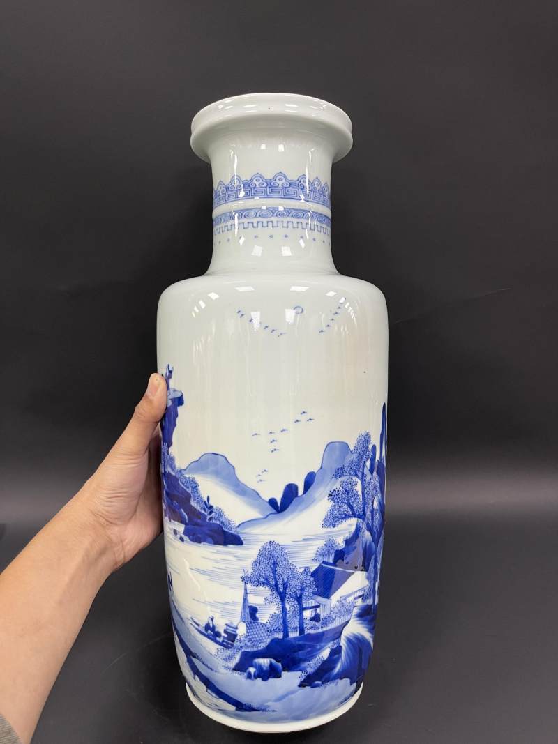 清康熙 青花山水人物纹棒槌瓶 - 图2