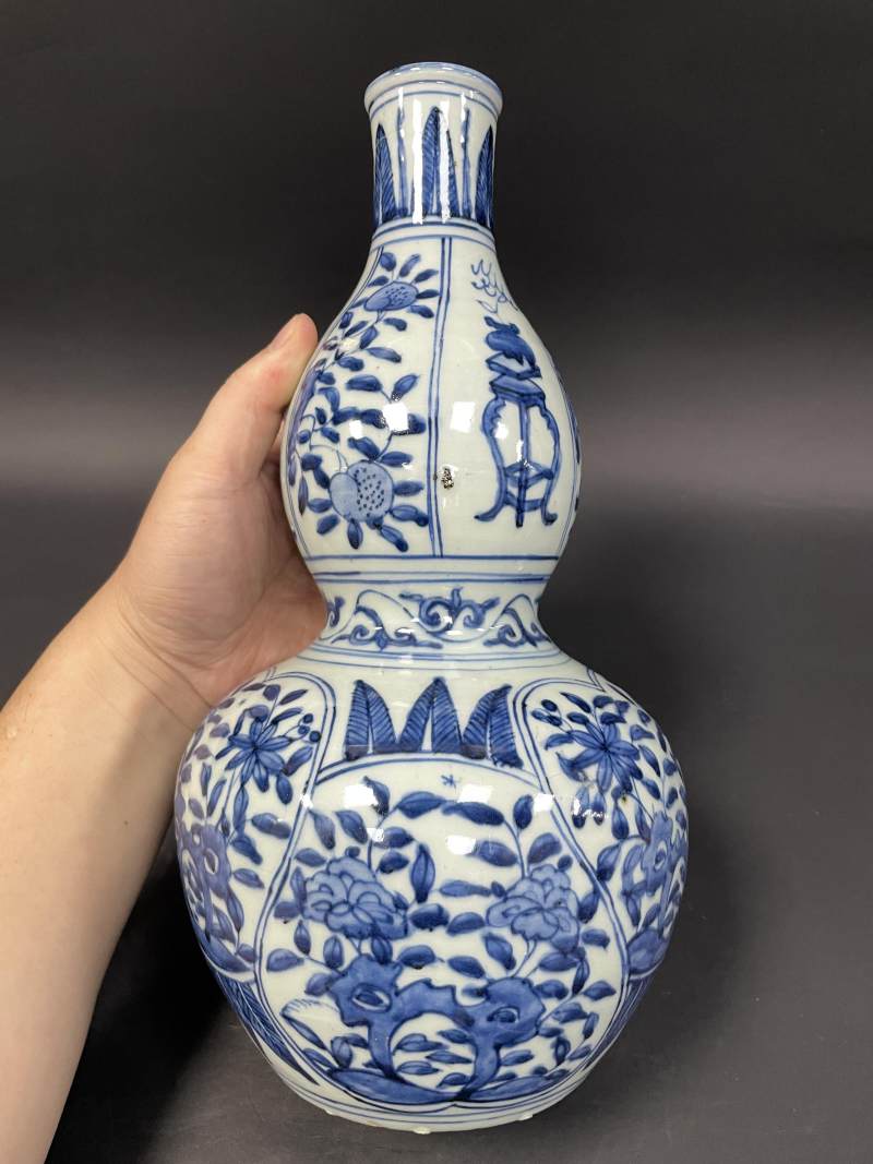 明晚期 青花博古花卉纹葫芦瓶 - 图8