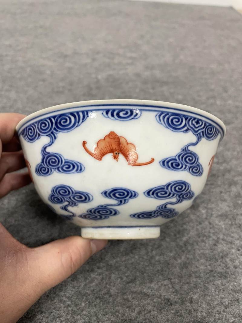 清光绪 青花矾红洪福齐天图杯、碗、盖碗、盘、匙八十三只 - 图12
