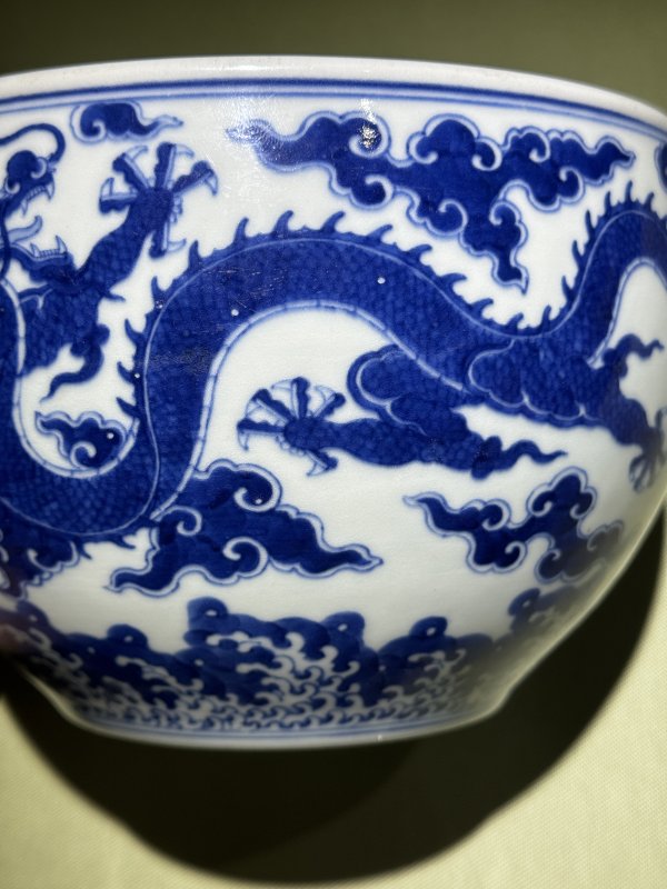 清乾隆 青花云龙纹案缸 - 图15