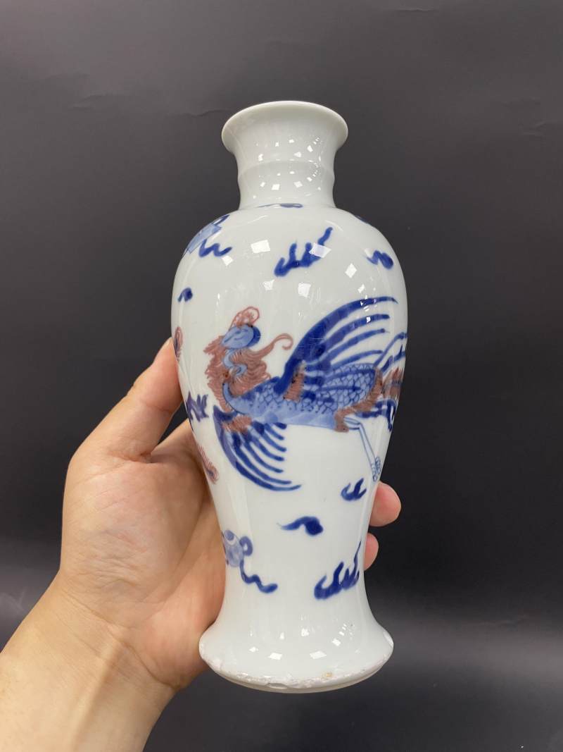 清康熙 青花釉里红云凤纹观音瓶 - 图2