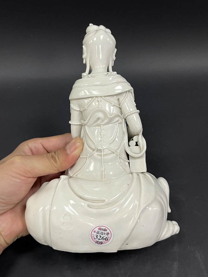 清中期 德化窑白釉普贤菩萨像 - 图5