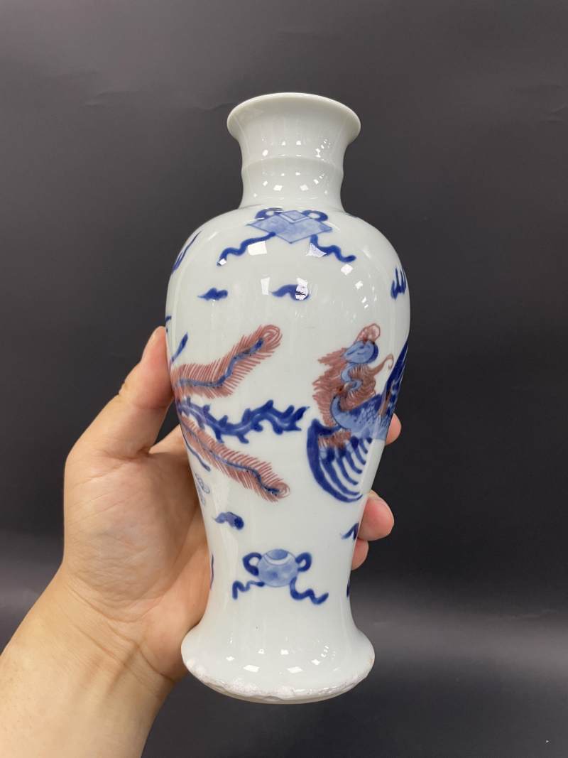 清康熙 青花釉里红云凤纹观音瓶 - 图3