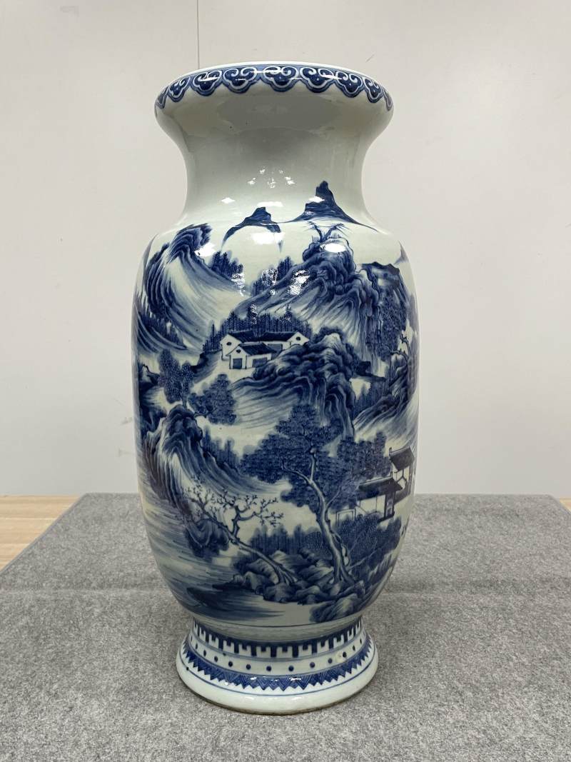 清中期 青花山水人物纹大灯笼瓶一对 - 图15