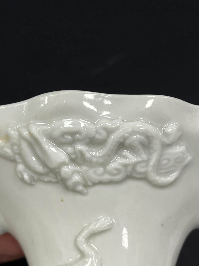 清 德化窑白釉风云际会图杯 - 图11