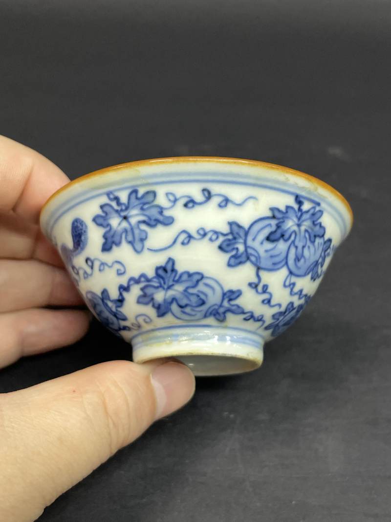 清早期 青花松鼠瓜瓞图茶碗一对 - 图13