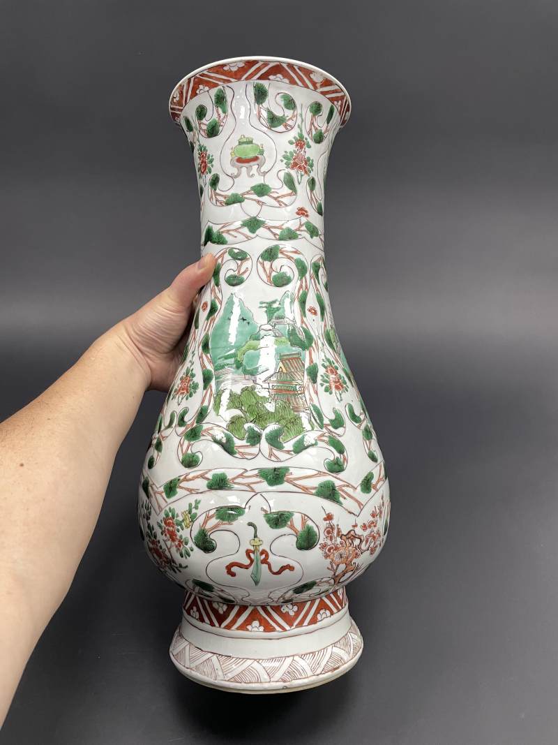 清康熙 五彩凸花山水楼阁纹琵琶尊 - 图3