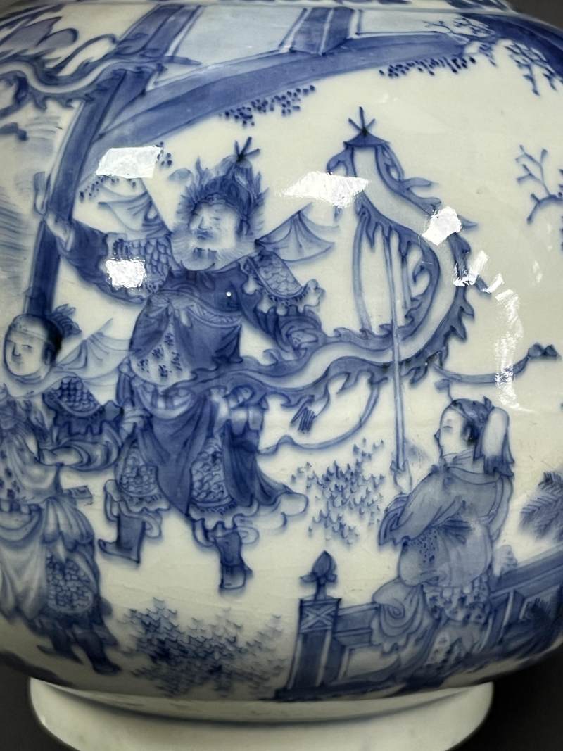 明崇祯 青花三国演义人物故事图蒜头瓶 - 图11