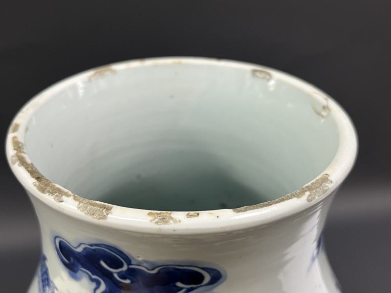 清雍正 青花云龙纹橄榄尊 - 图17