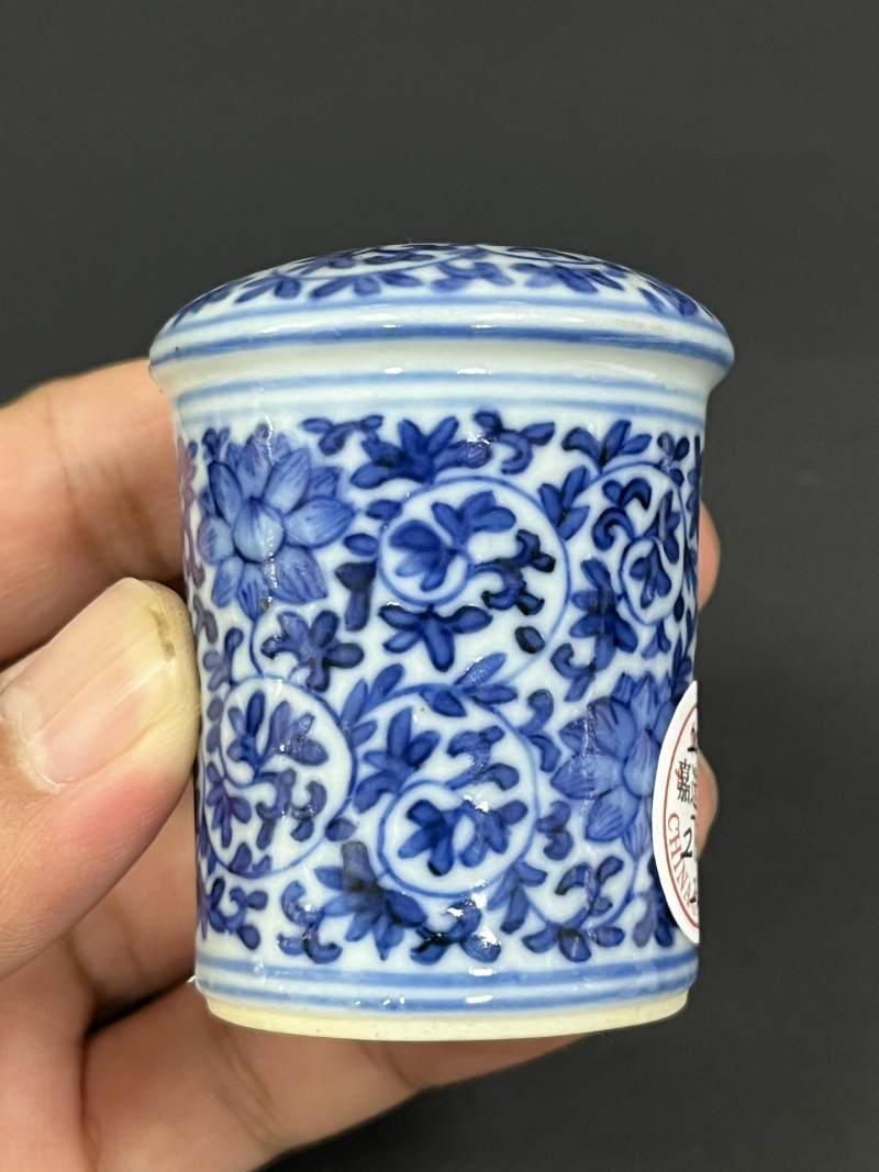 清中期 青花缠枝莲纹轴头一对 - 图4