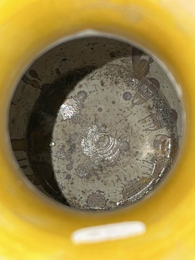 清晚期 黄地素三彩暗刻贴塑穿花龙纹铺首盘口瓶 - 图7