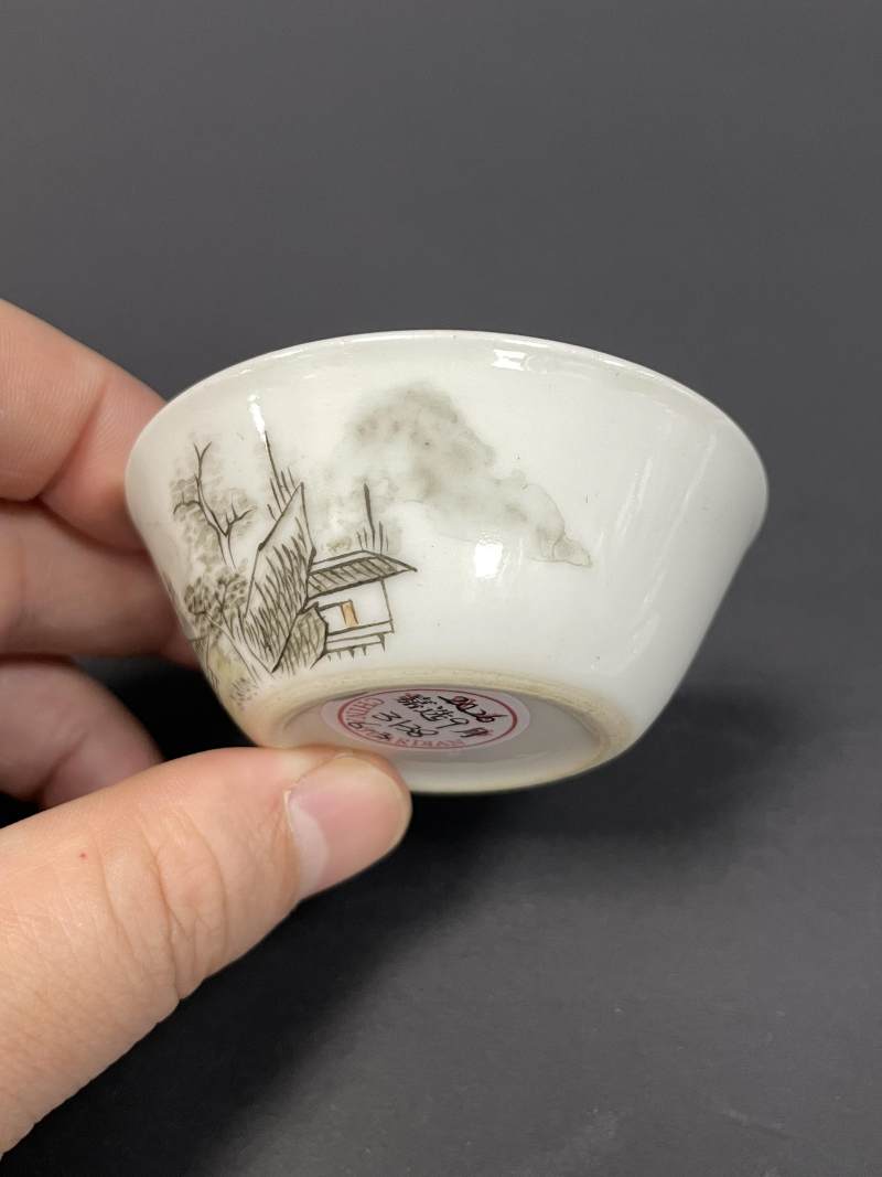 清乾隆 粉彩山水纹马蹄套杯六只 - 图18