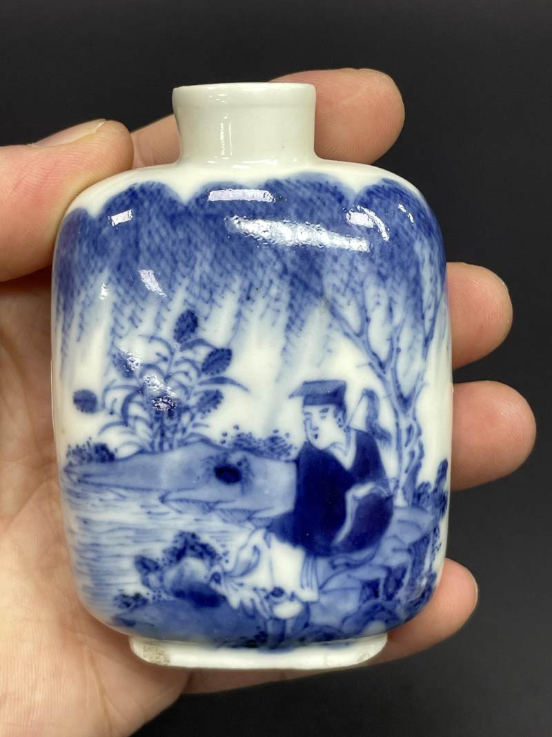 清光绪十七年（1891年） 青花神仙人物诗文烟壶 - 图9