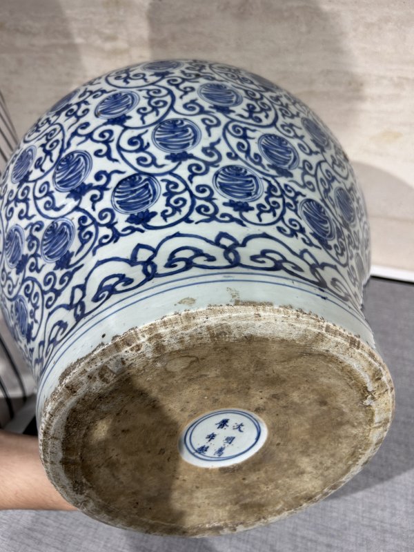 明万历 青花团寿纹大罐 - 图6