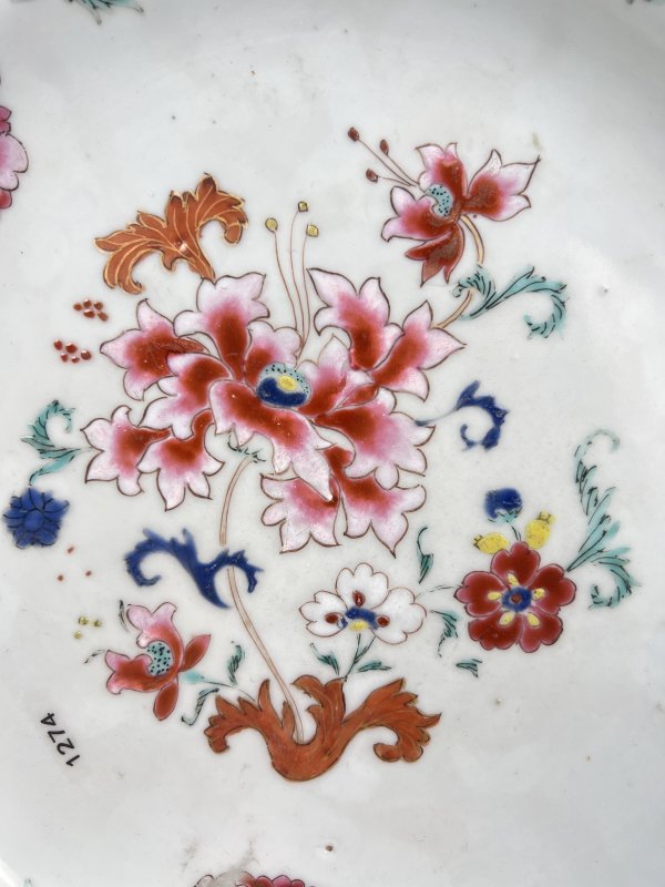 清乾隆粉彩花卉纹折沿盘-多宝古瓷宝典