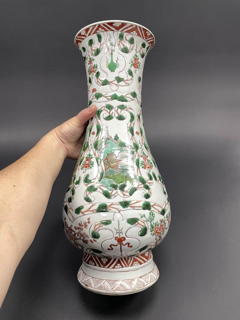 清康熙 五彩凸花山水楼阁纹琵琶尊 - 图4