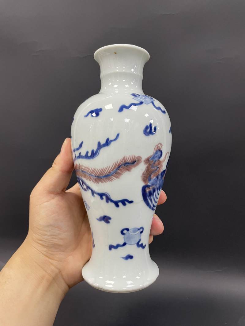 清康熙 青花釉里红云凤纹观音瓶 - 图6