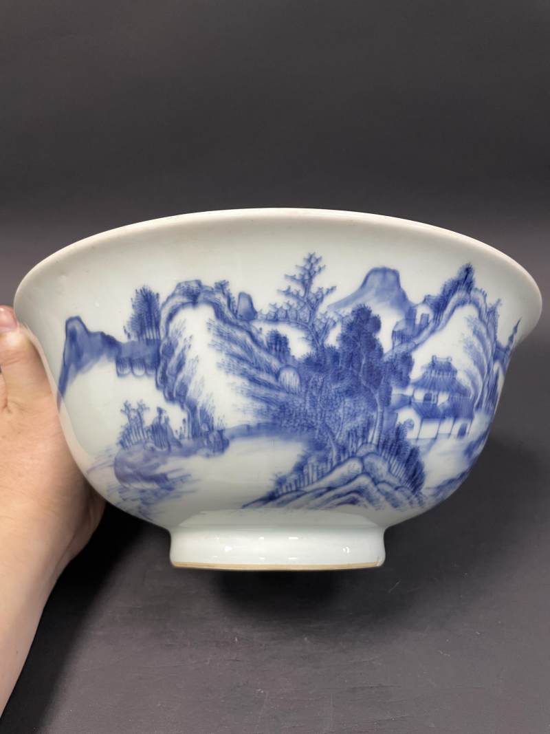 清雍正 青花山水人物纹大碗 - 图2