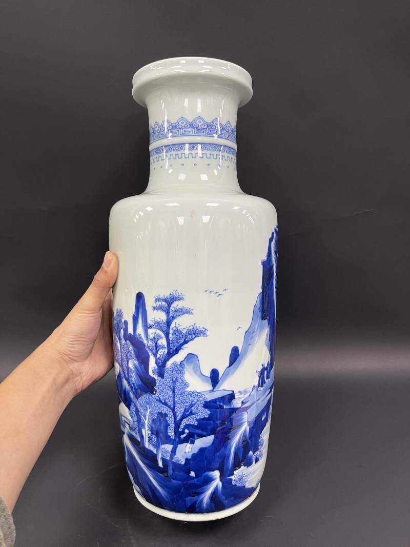 清康熙 青花山水人物纹棒槌瓶 - 图3