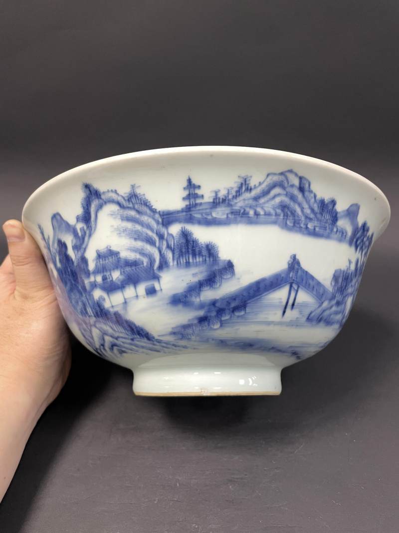 清雍正 青花山水人物纹大碗 - 图3
