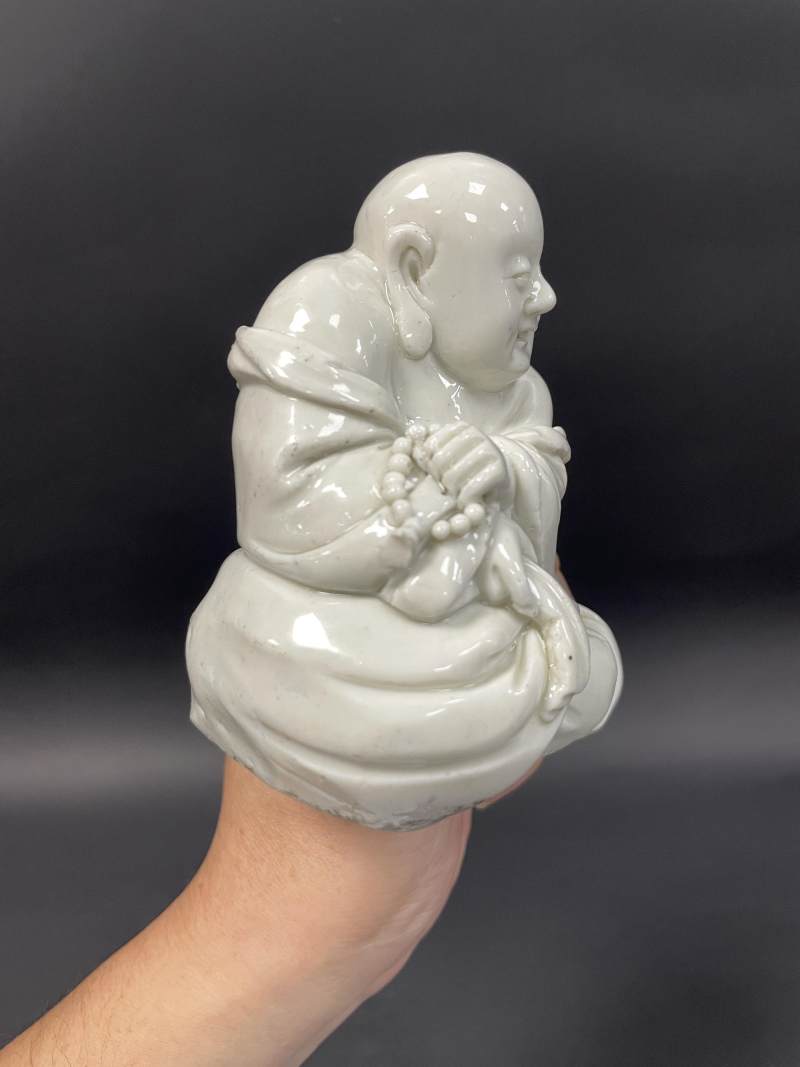 清早期 德化窑白釉布袋和尚像 - 图5
