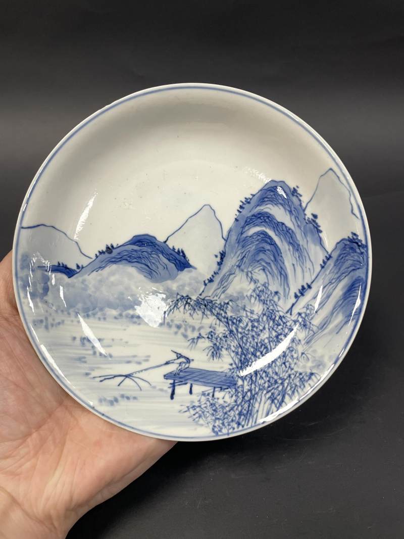 清康熙 青花米点皴山水人物纹盘 - 图2