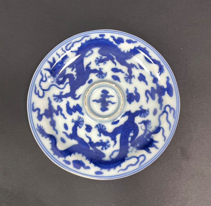 清乾隆 青花云龙纹盏托 - 图2