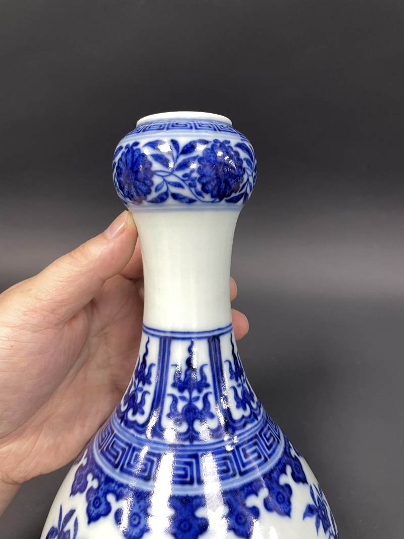 清中期 青花折枝花果纹蒜头瓶 - 图6