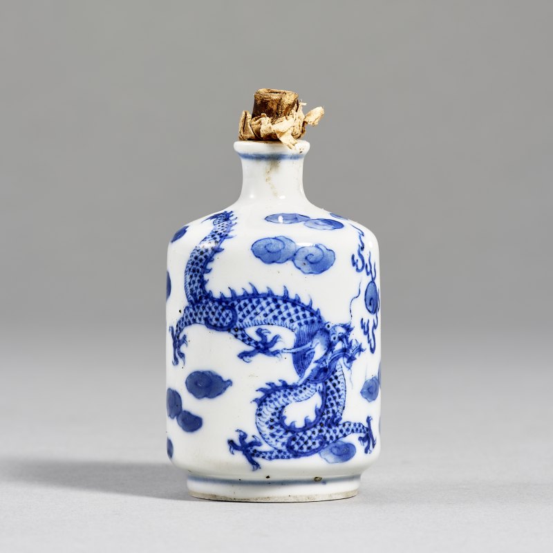 清 青花龙纹鼻烟壶 - 图4