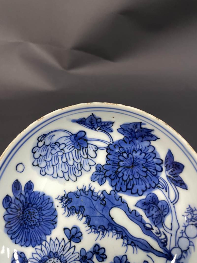 明末清初 青花花卉纹盘一对 - 图11