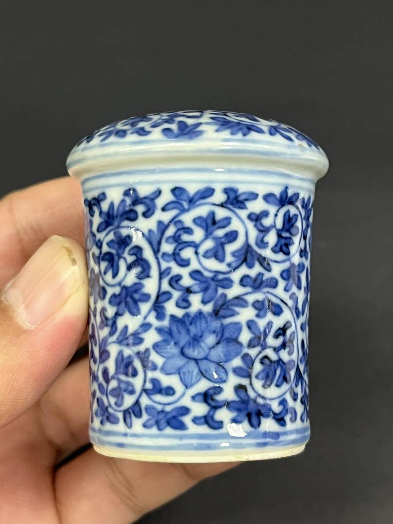 清中期 青花缠枝莲纹轴头一对 - 图10