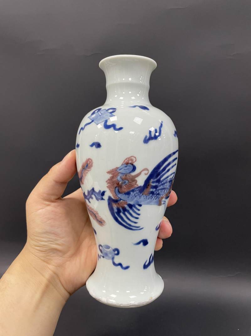 清康熙 青花釉里红云凤纹观音瓶 - 图8