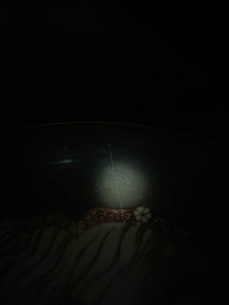 清康熙 洒蓝釉描金花卉开光五彩人物故事图大盘 - 图14