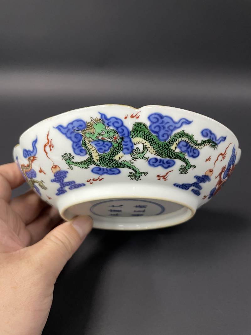清雍正 青花五彩云龙纹花口盘 - 图3