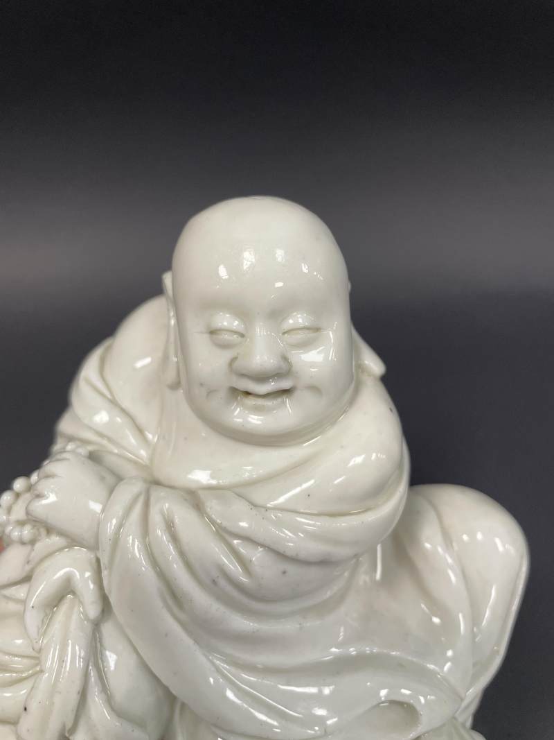 清早期 德化窑白釉布袋和尚像 - 图7