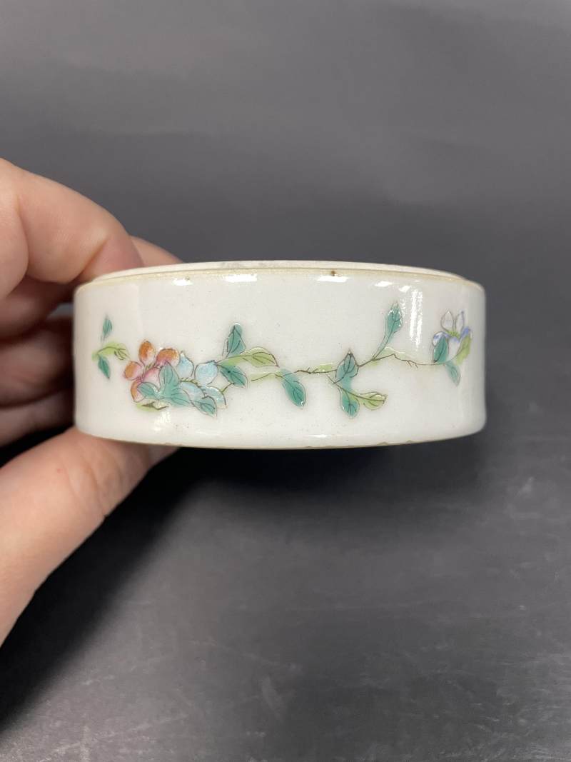 清光绪 粉彩花蝶纹叠盒 - 图21