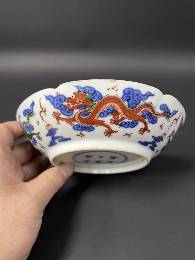 清雍正 青花五彩云龙纹花口盘 - 图4