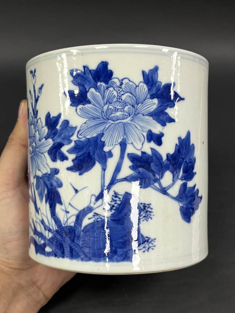 清光绪三十三年（1907年）、清晚期 黄釉雕瓷山水纹笔筒、青花花卉纹笔筒各一件 - 图14