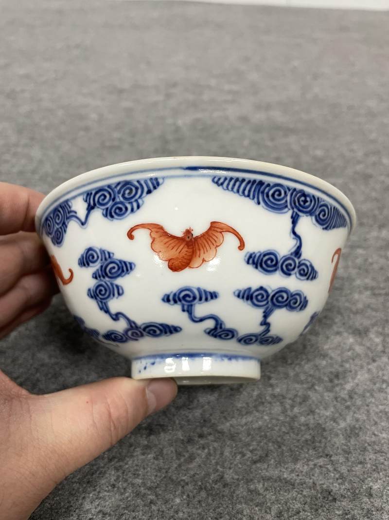 清光绪 青花矾红洪福齐天图杯、碗、盖碗、盘、匙八十三只 - 图22