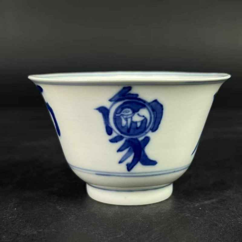 清早期 青花狮虎豹杯 - 图16