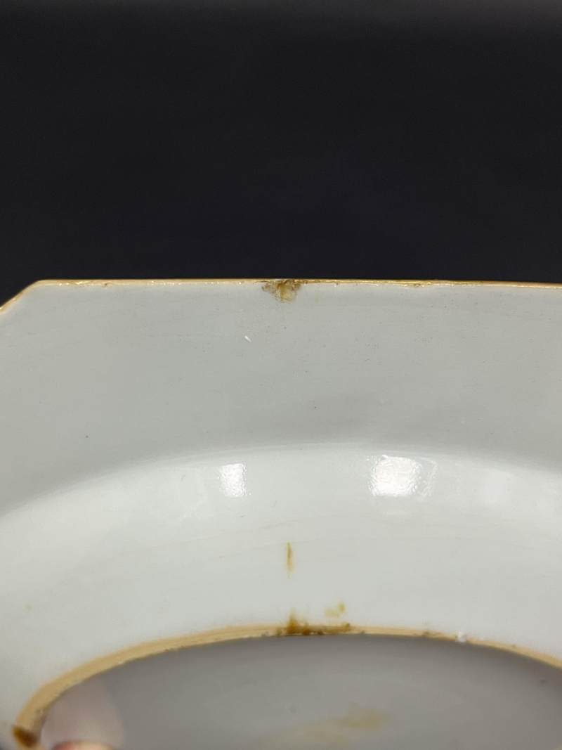 清乾隆 墨彩矾红描金朱庇特与神鹰神话故事图八方折沿盘 - 图7