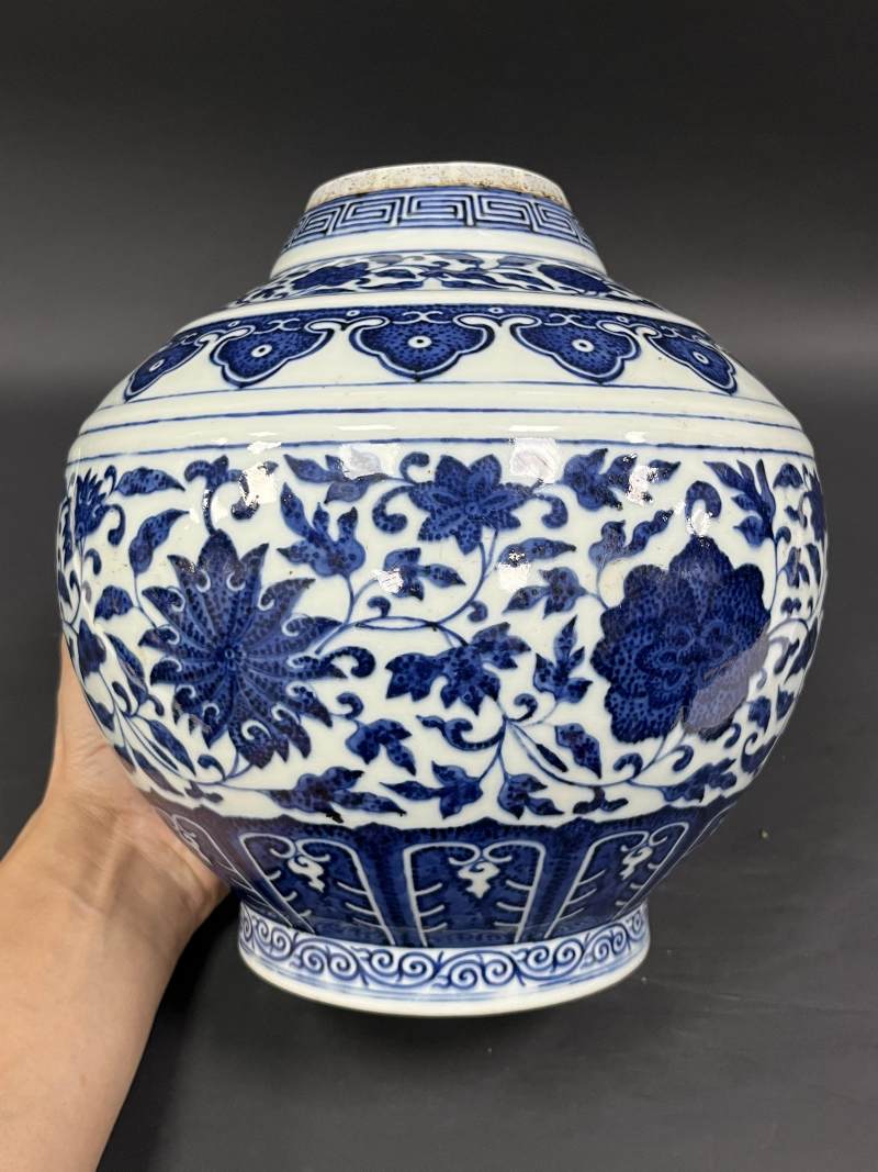 清光绪 青花缠枝莲纹赏瓶 - 图3
