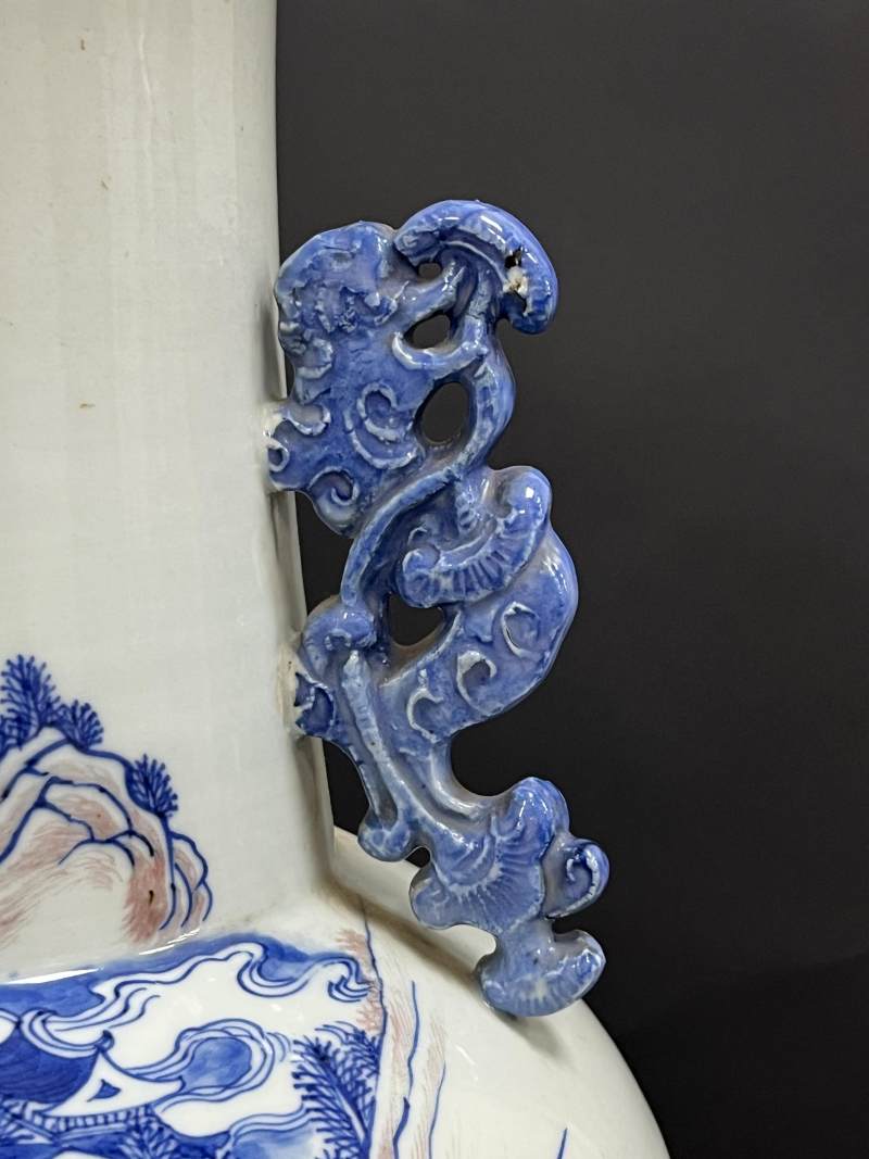 清中期 青花釉里红夜游赤壁图蝠耳大瓶 - 图9