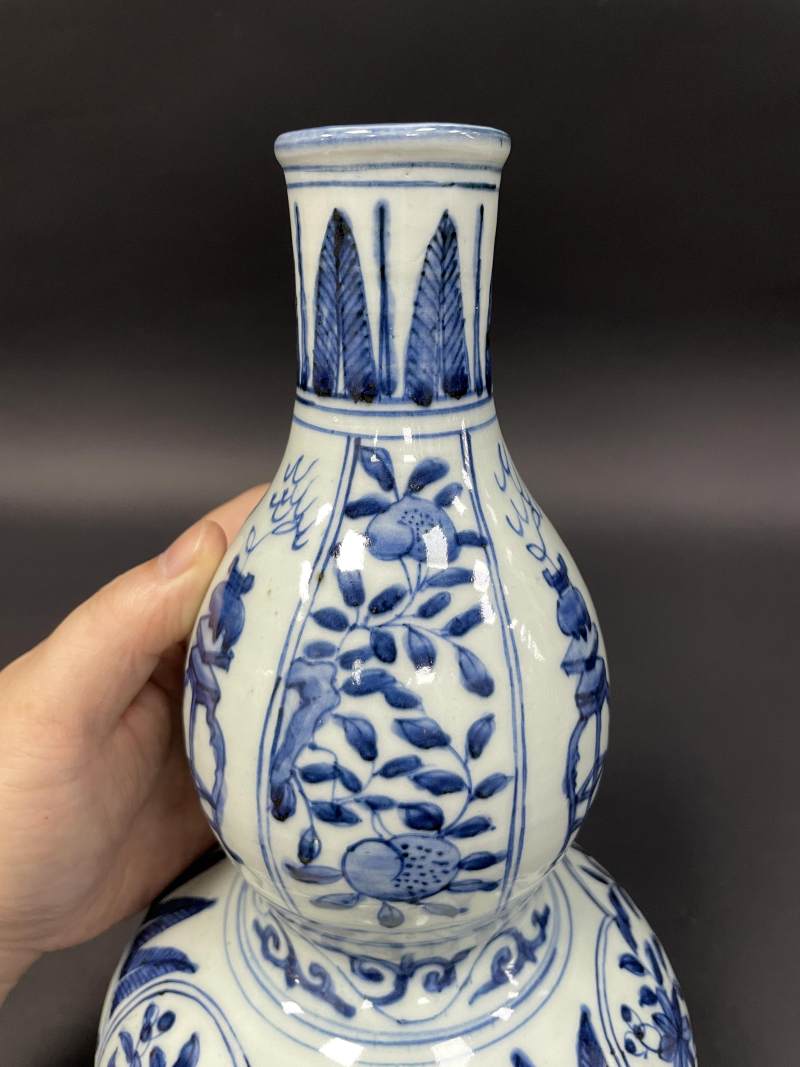 明晚期 青花博古花卉纹葫芦瓶 - 图10